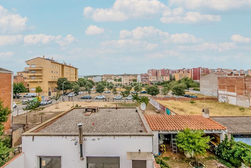 Foto a6837628-571c-4f14-a1e6-f890c737b070. Edificio en Poble Nou-Olivar Gran Figueres