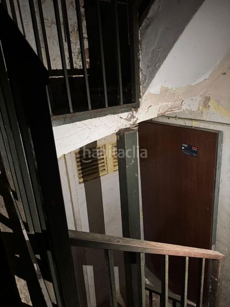 Foto 011a2c49-36f9-4644-8dfe-4a7cc1ae5a1d. Edificio in Olot