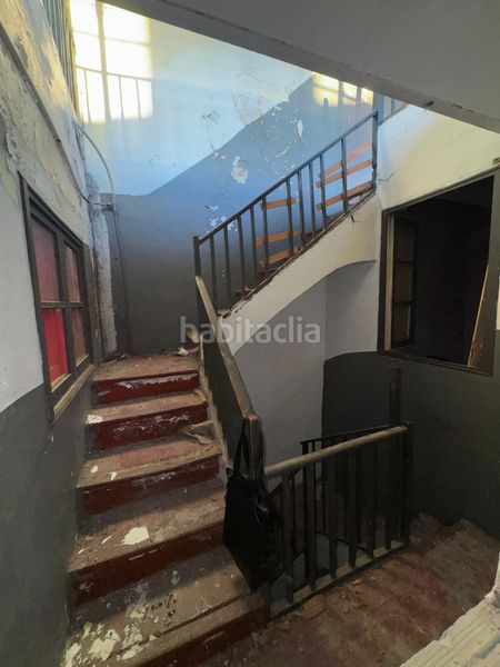 Foto 144793a8-dac4-481b-aa31-ed98d7d1d211. Edificio in Olot