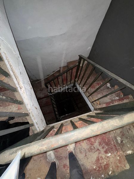 Foto 183f0076-52b5-4fbe-bf1b-5ca2fea87b89. Edificio in Olot