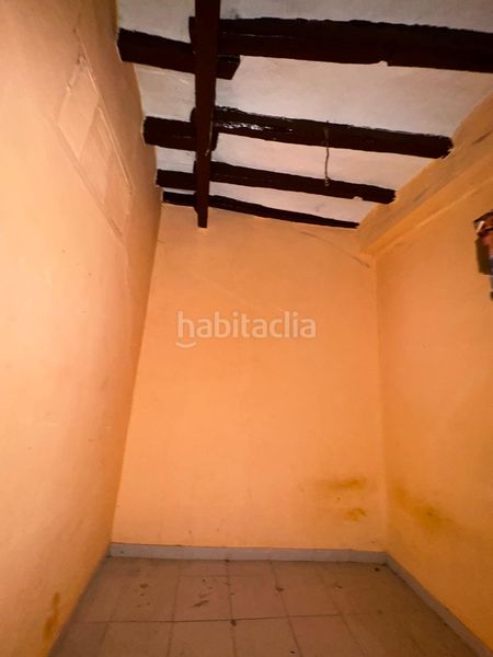 Foto 23257ffb-2fd0-4850-806c-3652d4ef998a. Edificio in Olot