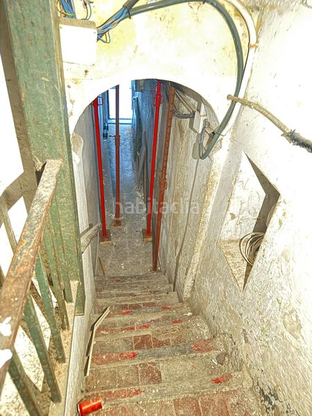 Foto 3c97d4a8-e71f-4d3f-9525-36c69a9a0f3f. Edificio in Olot