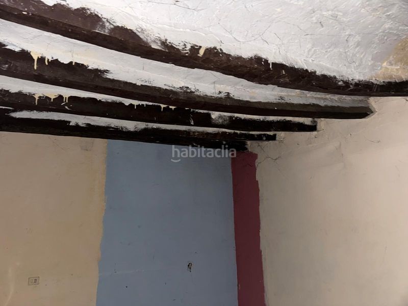 Foto 3f38b245-e1b0-4a58-9d30-7ede4acf3c57. Edificio in Olot