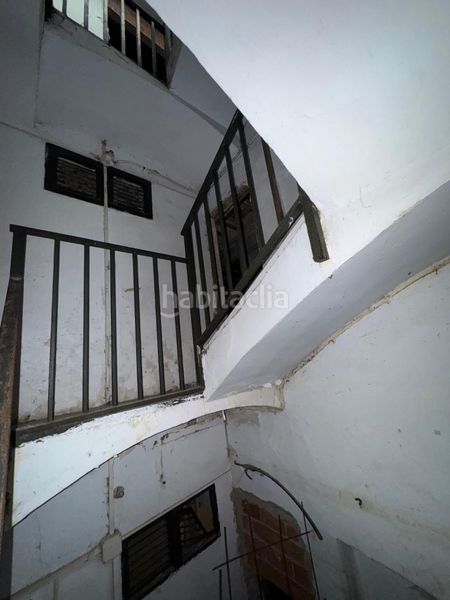 Foto 58d1a7da-fb8a-4ea6-bc2e-2a276b51edf6. Edificio in Olot