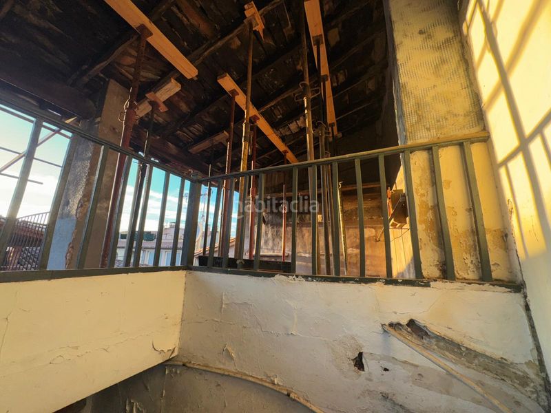 Foto 6b890ffb-028d-4e36-8474-bef6b0f4a0e8. Edificio in Olot