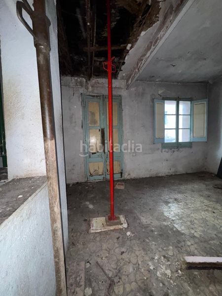 Foto 6bce7b8a-3a1f-4d9b-8c04-51d8d22c364b. Edificio in Olot