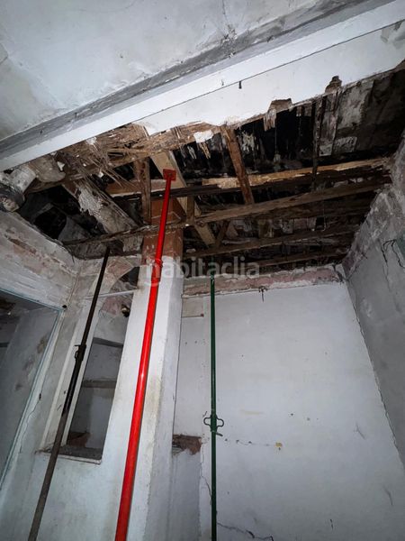 Foto 80866e13-704e-4010-ac20-de378b2dba69. Edificio in Olot