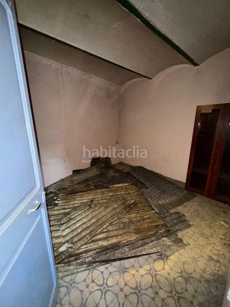 Foto 92f94692-d94e-4544-89fd-e86fd412c1ae. Edificio in Olot