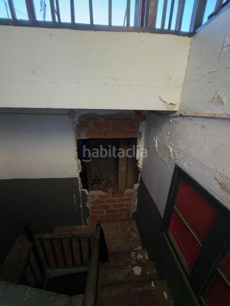 Foto b79421d2-4652-4fd4-ad56-98ab9b3be4fc. Edificio in Olot