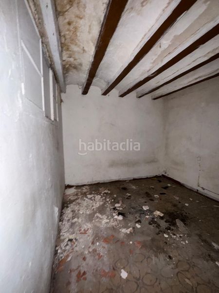 Foto bcdeb71b-e38a-4a1e-8890-b149d1a141d4. Edificio in Olot