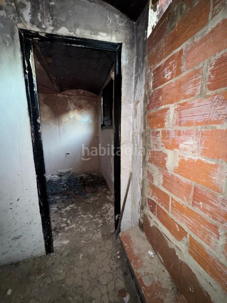 Foto e68a2df3-56f6-409b-a2b6-12d6b405666c. Edificio in Olot