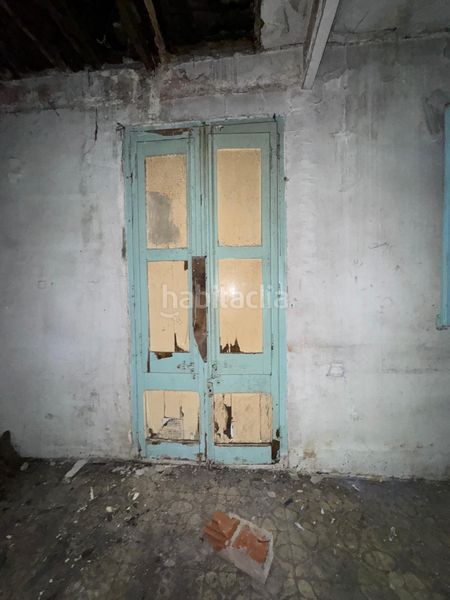 Foto f1f3ecb3-8d5c-4e9b-ab48-b50a611567ae. Edificio in Olot