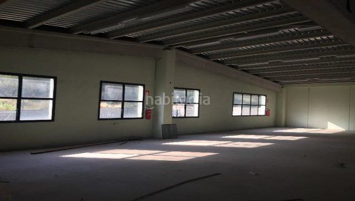 Foto ee5a7e1c-39d3-472b-a401-26c8afe144b6. Capannone industriale in Artés