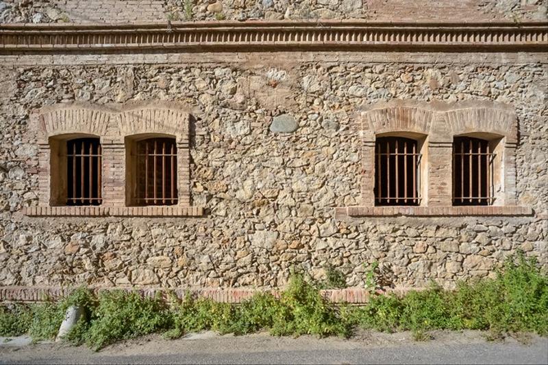 Foto 0067decc-d738-4218-8af0-27b8876088c3. Edifici a Pont de Molins