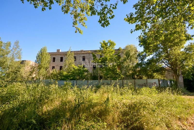 Foto 3e15dd2d-120f-43a0-a3cb-8aa289da8d75. Edifici a Pont de Molins