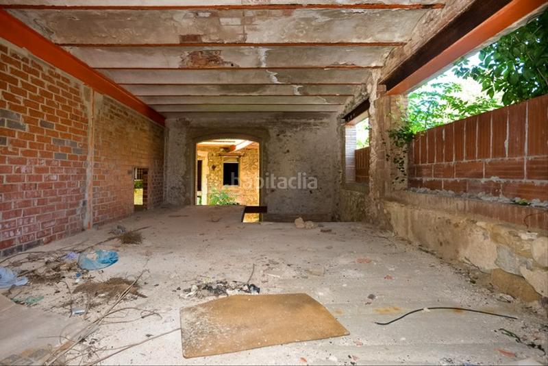 Foto 915db698-4c58-4ad0-ab0c-8514fd009124. Edifici a Pont de Molins