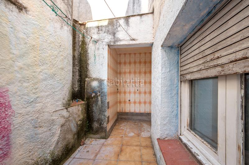 Foto db455756-0836-4736-9b56-b77c6e5c3e6a. Edifici a Castelló d´Empúries