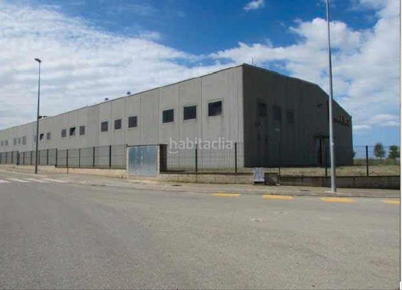 Foto bd4b3cbc-bbc4-4f94-aa5d-c0d6191deb2d. Nave industrial  en venta en Cassà de la Selva