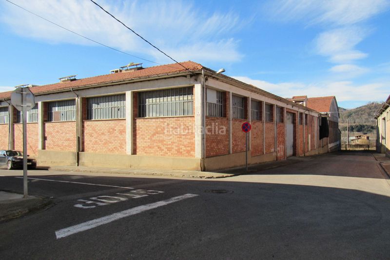 Foto efb40b10-9305-438d-a173-06124031bd03. Nave industrial en Olot