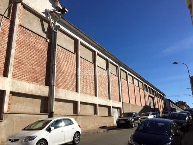 Foto f12c0da6-123f-4dd6-88c2-3948a0f99616. Nave industrial en Olot