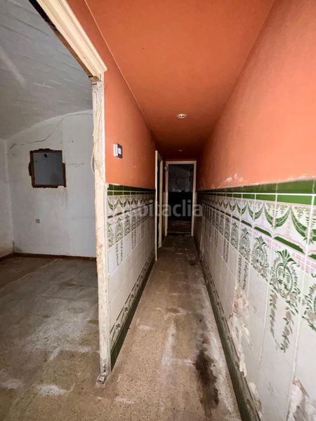 Foto d5295fde-097f-4d6b-95e7-a1f751d922e3. Local comercial a Bisbal d´Empordà (La)