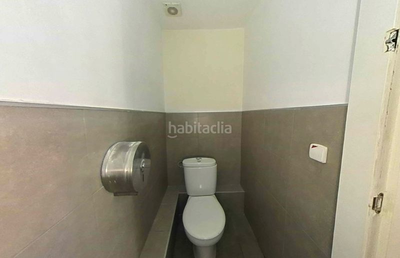 Foto 2b5edc2d-f8a3-48a7-89c9-bbf4a25f8b9b. Local comercial a Zona Industrial Prat de Llobregat (El)