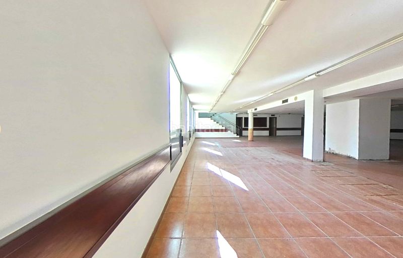 Foto 7418851a-c0e9-4f45-bb93-3e84aca0f8ab. Local comercial a Zona Industrial Prat de Llobregat (El)