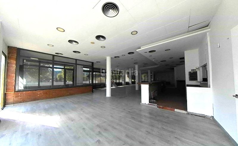 Foto 8c041410-b7ff-47c2-9943-e24846f02545. Local comercial a Zona Industrial Prat de Llobregat (El)