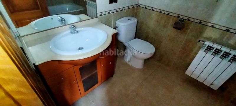 Foto d682f902-a573-4301-9387-bdc515a11712. Casa a schiera con camino in Olot