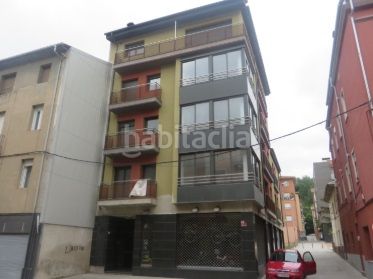 Foto 66d29942-4ba1-4023-8f22-2da7b436e3d5. Aparcament cotxe a plaça sant eudald 10 a Ripoll