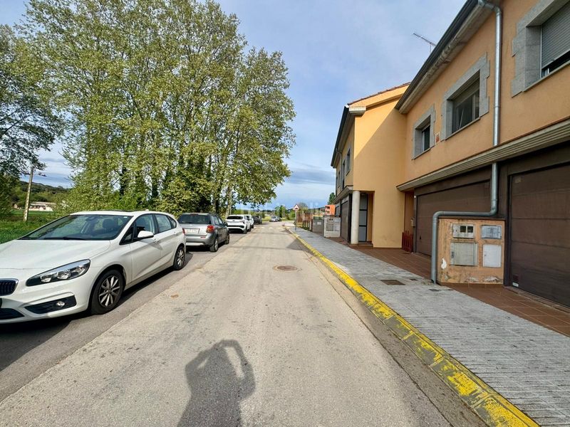 Foto b9654f17-19ea-495b-b8e8-1477d8964606. Xalet a Bescanó