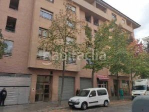 Foto 22476d48-4c79-405b-aff8-06060940cc66. Local comercial a Centre Salt