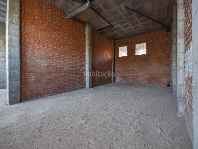 Foto da881204-4bce-4d9b-a32a-e3cb93839eda. Local commercial dans Llagosta (La)