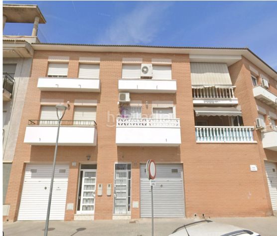 Foto aef61d1b-2005-4e50-b22c-59014c1790ae. Casa aparellada amb aparcament a Santa Maria-l´Eixample-Sud Sumella Cubelles