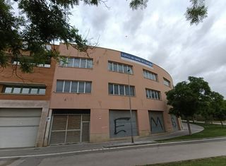 Ufficio  Avinguda cornisa. Excelente oportunidad de adquirir en propiedad este edificio ubi