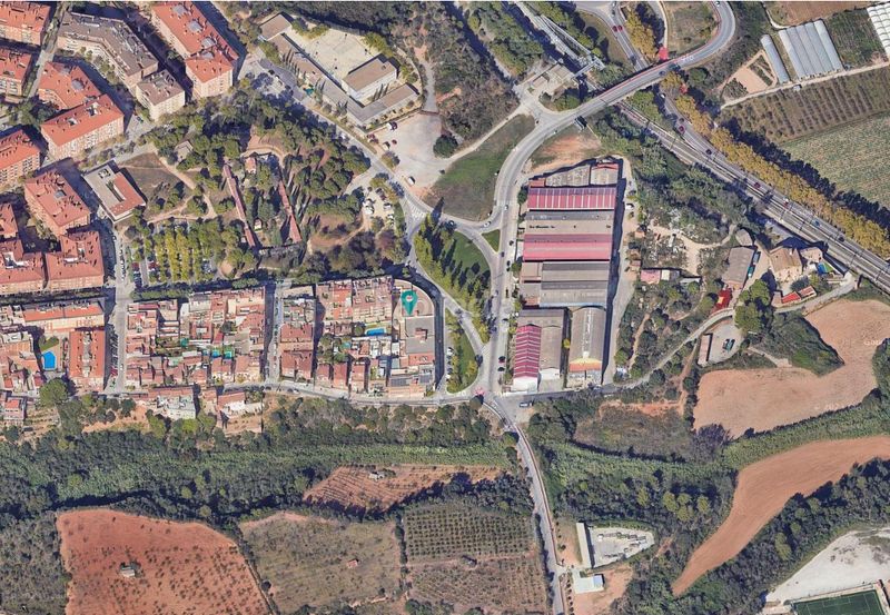 Foto 0ff71bb1-be3b-493f-90b1-fe5112712e27. Edificio in Santa Coloma de Cervelló