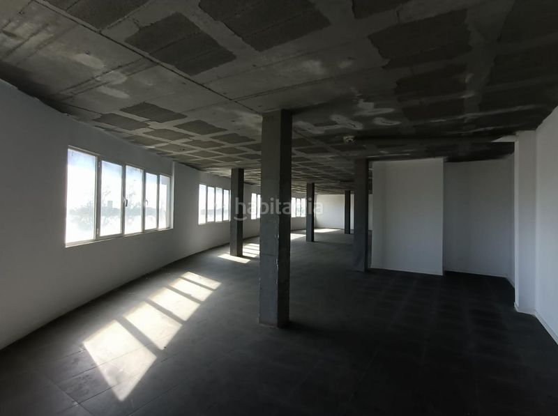 Foto ab0517ed-7161-4a23-aaf6-8c3288c82dbb. Edificio in Santa Coloma de Cervelló