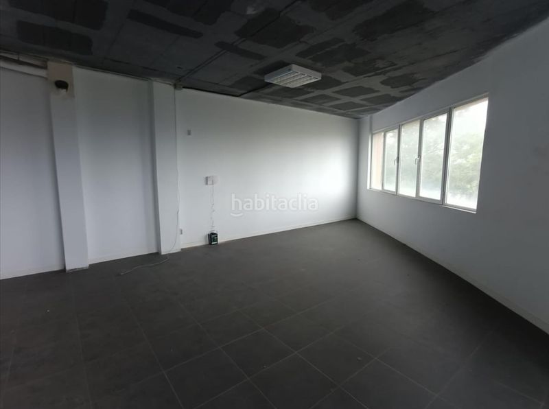 Foto b561b35e-60d8-4275-8009-2ef980e1935d. Edificio in Santa Coloma de Cervelló