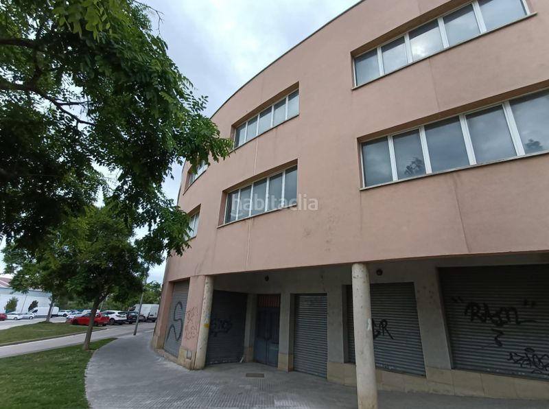 Foto c5416b05-ac4f-41d8-8dd2-3fae944e96ca. Edificio in Santa Coloma de Cervelló