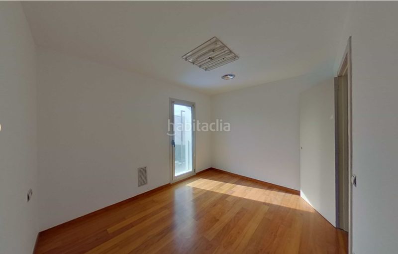 Foto 3efa2283-471b-4563-a8ac-7356bf06f011. Casa amb aparcament piscina a Canovelles