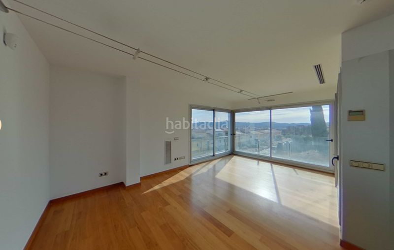 Foto b414023b-278e-4c2b-a616-4b04e50f0cb5. Casa amb aparcament piscina a Canovelles