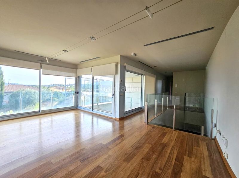 Foto b6fe1468-8e9d-4d49-a14e-c3b498869b09. Casa amb aparcament piscina a Canovelles