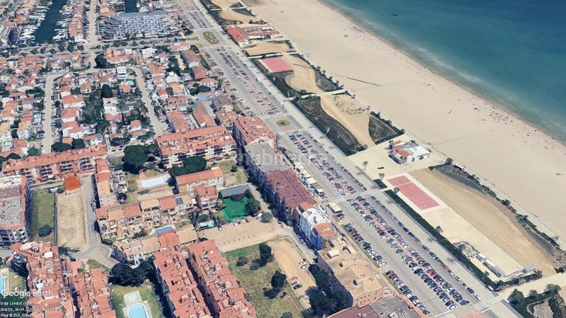 Foto b7691d4e-c804-4e33-b4b9-754906906120. Terreno residencial solar urbano para promoción residencial en port salins – en Empuriabrava