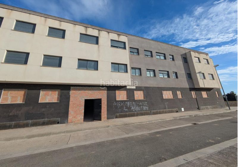 Foto 4e9c59e3-1a70-48c7-b4d1-b4bda10e3609. Edificio in Deltebre