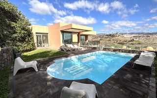 Chalet en Calle san bartolom� de tirajana 9. Vivienda de lujo en salobre golf, gran canaria