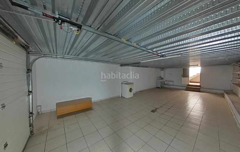 Foto 49427538-30cc-4ace-bfe9-2aaaebe714ba. Casa adossada a carrer roure 35 a Olot