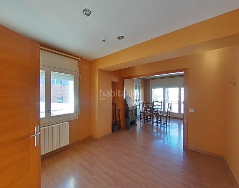 Foto 5b004e82-54ab-4583-a5a1-f004296aae03. Casa adossada a carrer roure 35 a Olot