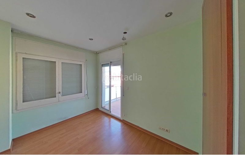 Foto 6c6b149c-545f-4970-99fc-24b38ff3c2de. Casa adossada a carrer roure 35 a Olot