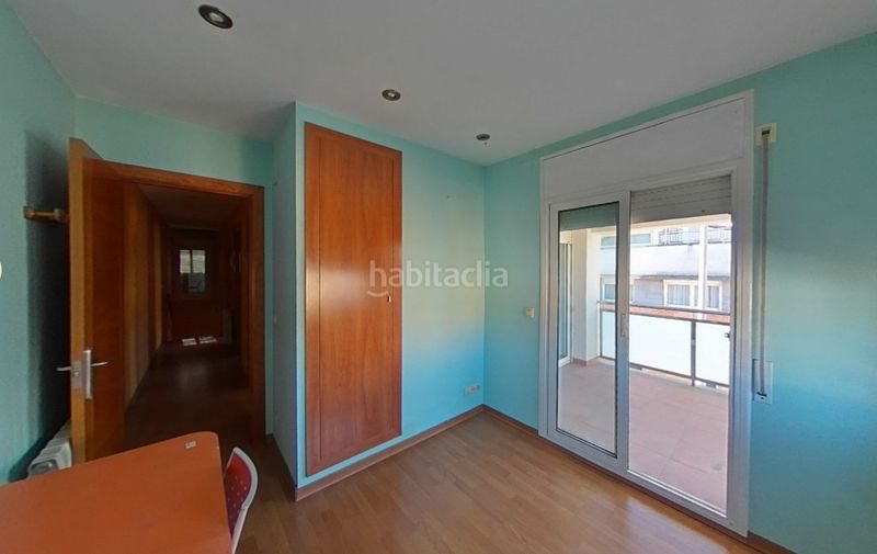 Foto 72ce8408-4ee6-4f28-8f82-5784f9d287bf. Casa adossada a carrer roure 35 a Olot
