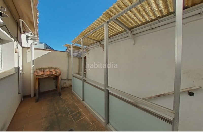 Foto 890bcd6e-2b96-4b24-8a2c-a64a30d70e41. Casa adossada a carrer roure 35 a Olot